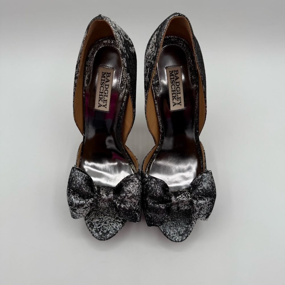 Badgley Mischka Platform Peep Toes Metallic Silver-Black Bow Heels Size 7.5 M - Picture 5 of 16